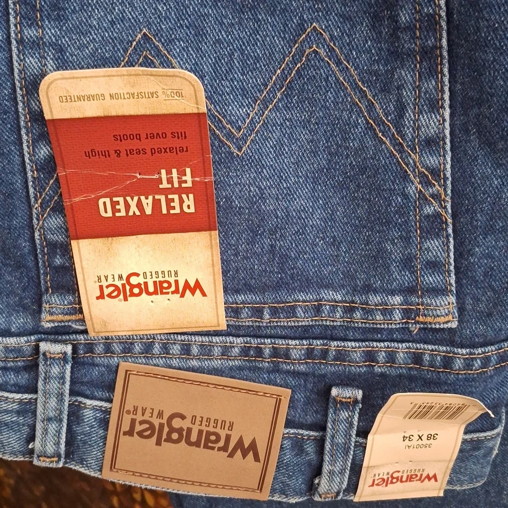 Wrangler Relaxed Fit Blue Denim Jeans